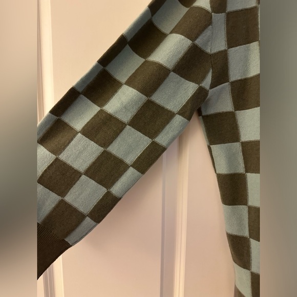 Happy Sheep NWT size Medium oversized green squares with hints of blue V neck - Picture 5 of 9